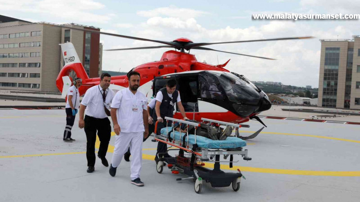 Bakan Koca: Helikopter ambulanslarla bu yıl toplam 2 bin 330 hastamız nakledildi