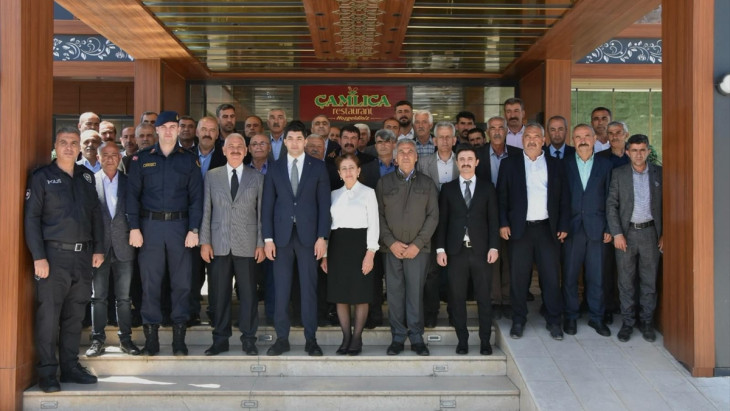 Doğanşehir'de muhtarlar toplantısı düzenlendi