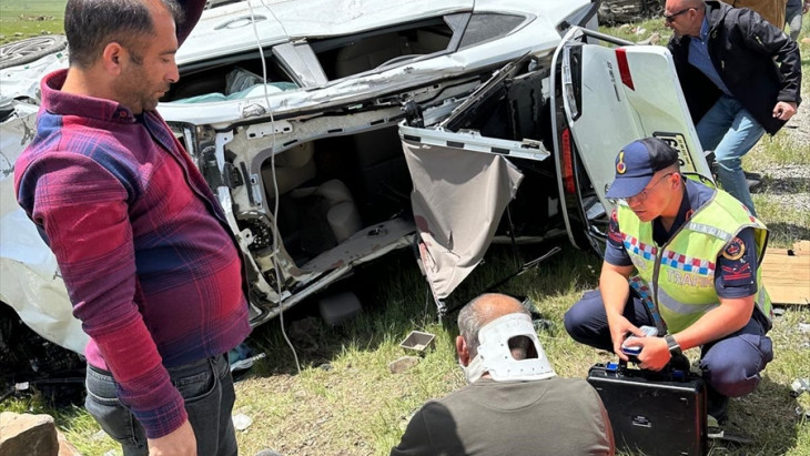 İki Otomobilin Çarpıştığı Kazada 1 Kişi Öldü 4 Kişi Yaralandı