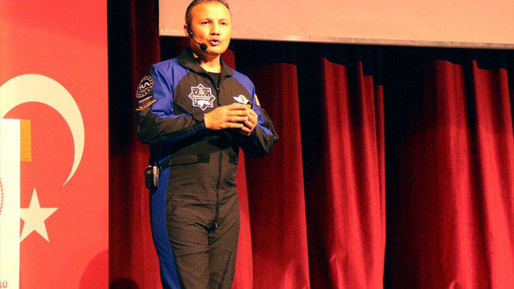 Türkiye'nin İlk Astronotu Gezeravcı  Öğrencilerle Buluştu