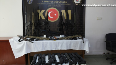 Ruhsatsız 24 silah ele geçirildi, 5 şüpheli gözaltına alındı